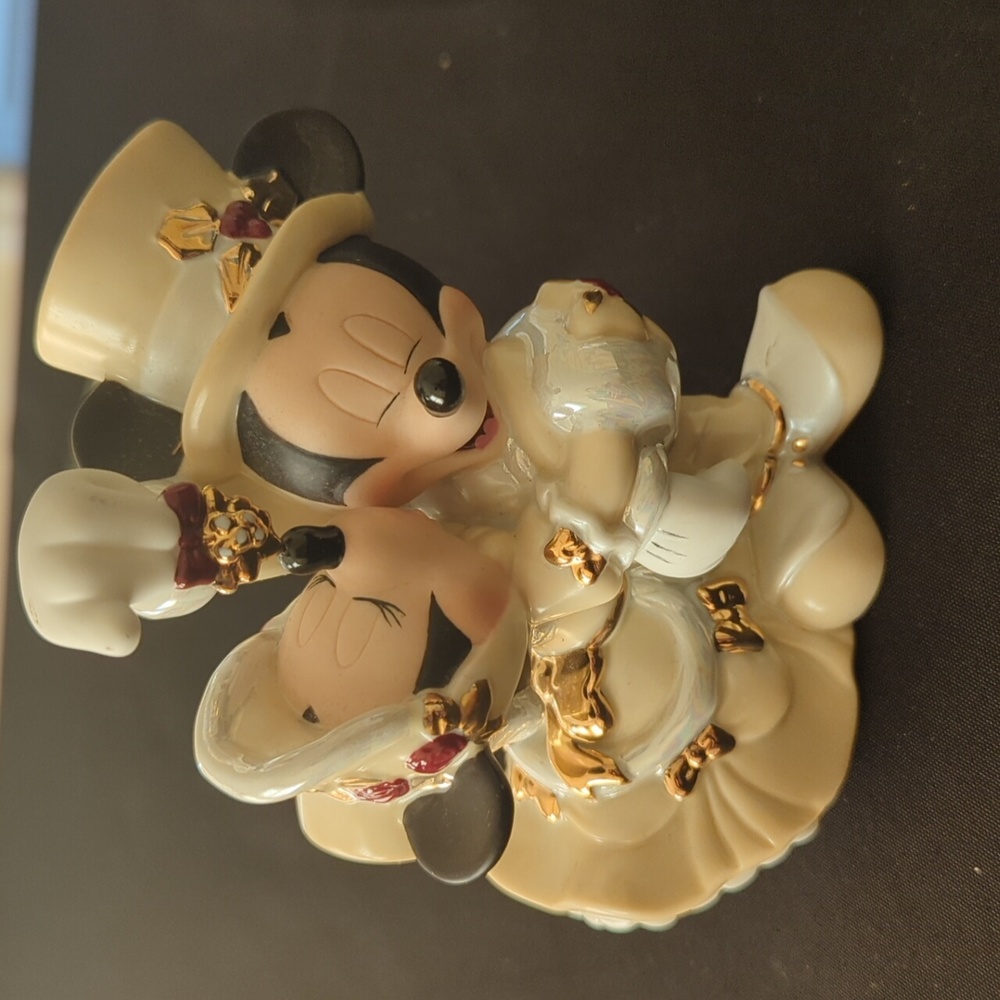 Disney Parks Victorian Mickey and Minnie Mouse Under Mistletoe Figurine 2002